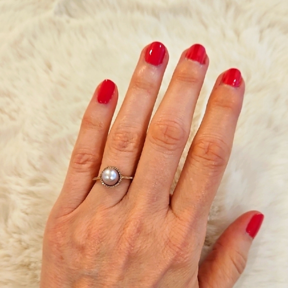 Elegant Gold Pearl Ring